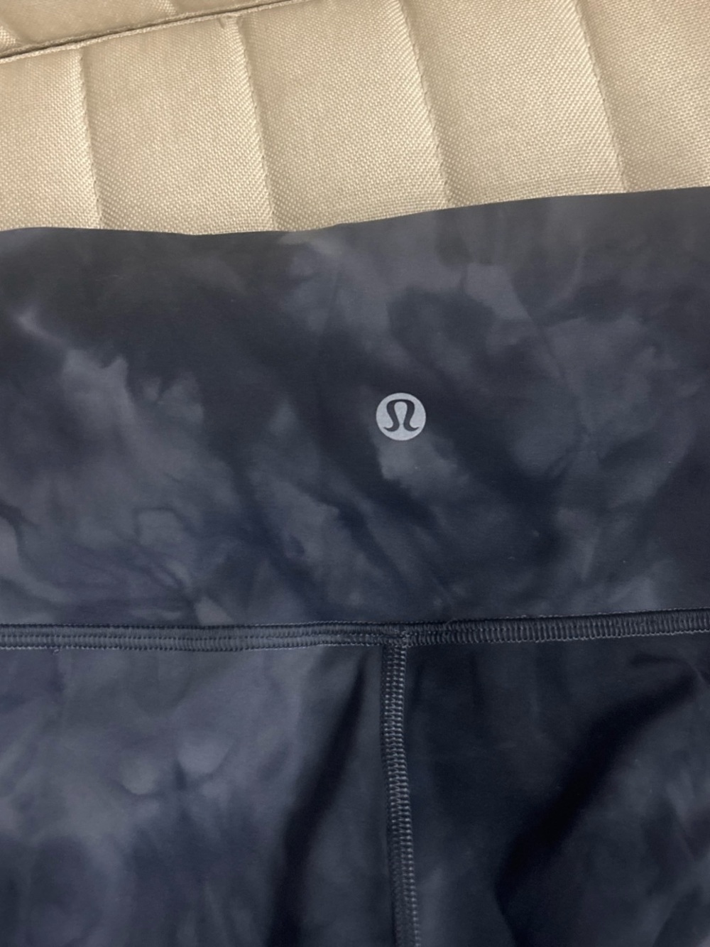 lululemon athletica womens Charcoal Marble-Print Performance Shorts
